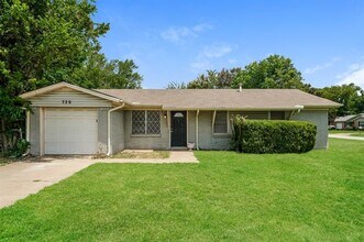 Building Photo - 736 Treadwell Dr
