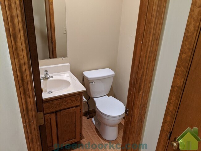 Building Photo - 524 Kenneth Ln