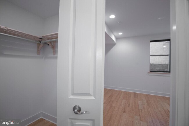 Building Photo - 801 N 16th St
