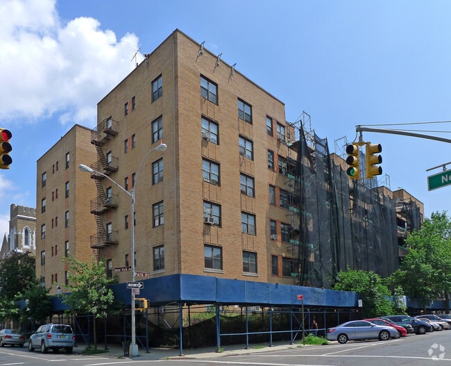 Building Photo - 913 Park Pl