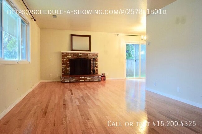 Building Photo - 252 Grove Acre Ave