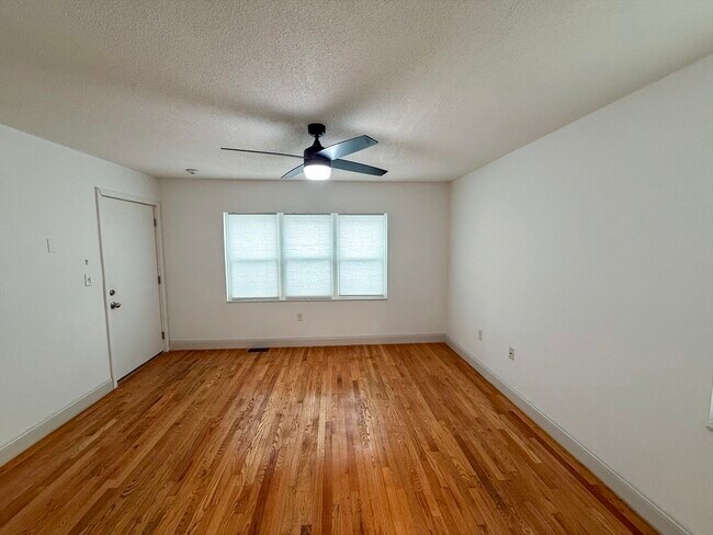 Building Photo - 250 Dudley St