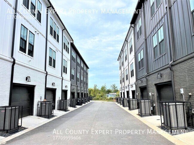 Building Photo - 904 Brees Ct