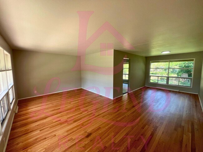 Foto del edificio - Spacious & Charming 3-Bedroom, 2-Bath Home...