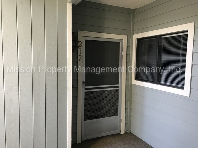 Foto del edificio - 3651 Knollwood Terrace