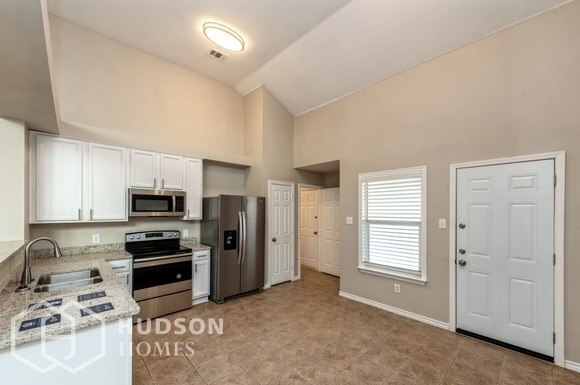 Foto del edificio - NOW AVAILABLE! 8809 Wayne Street, Cross Ro...