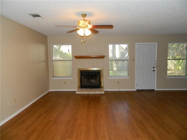 Foto del edificio - 12912 Steeple-Chase Dr