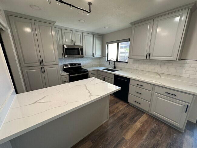 Foto del edificio - 2490 W Yowell Ct