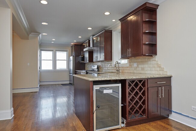 Foto del edificio - 3639 N Troy St