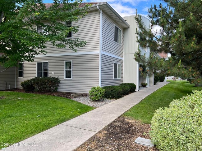 Building Photo - Cozy Living at Greensferry Condos