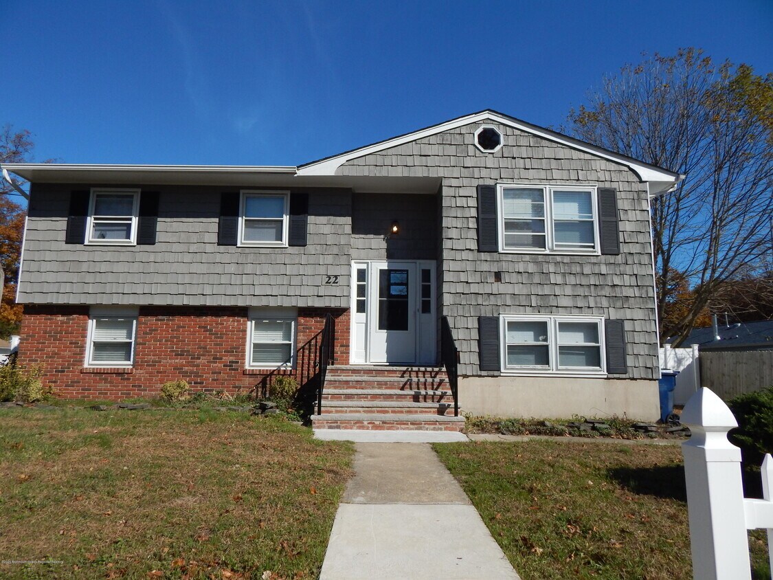 22 Pearl St, Beachwood, NJ 08722 House for Rent in Beachwood, NJ