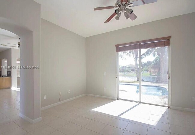 Foto del edificio - 19416 SW 25th Ct