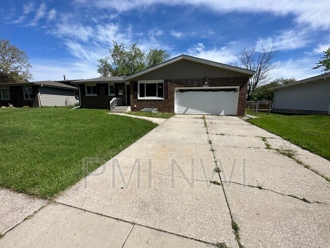 Building Photo - 2684 W 61st Ave