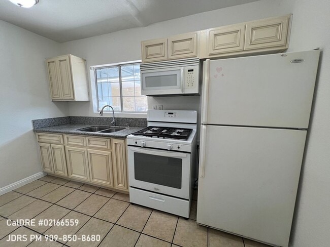 Foto del edificio - Rialto 2 bedroom Home