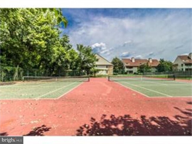 Building Photo - 296 Tavistock Rd