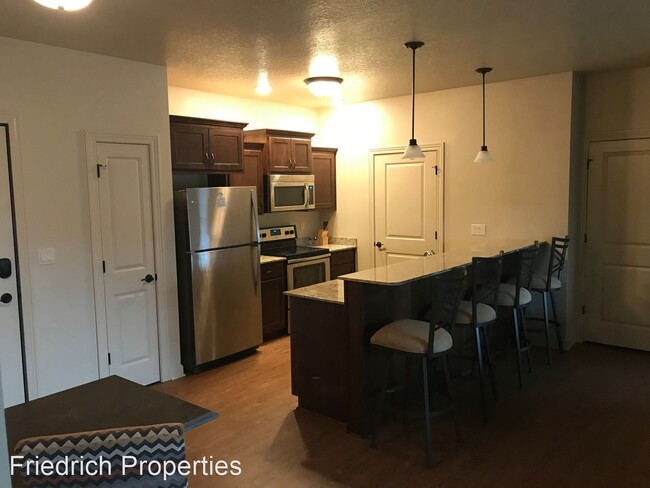 Building Photo - 2710 Bobcat Dr