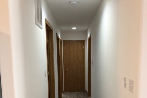 hallway to bedrooms - 1239 Leon Way