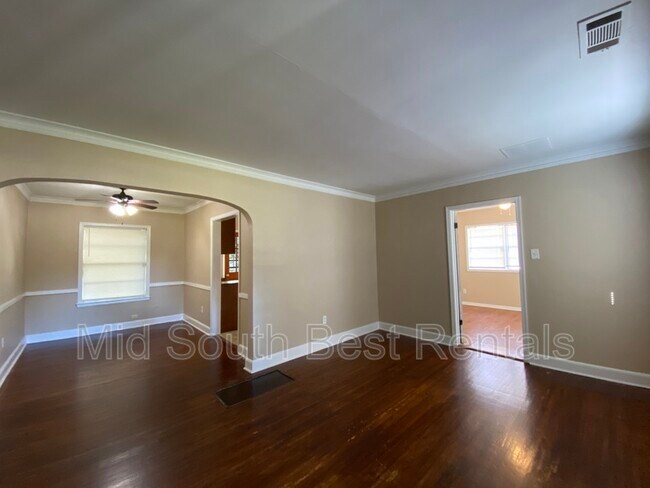 Building Photo - 989 Brower St