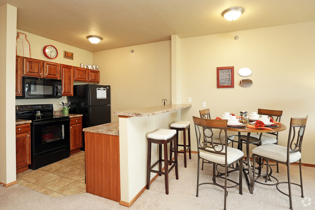 Dining Room - Windflower Apartments