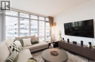 Building Photo - 1028 Barclay St