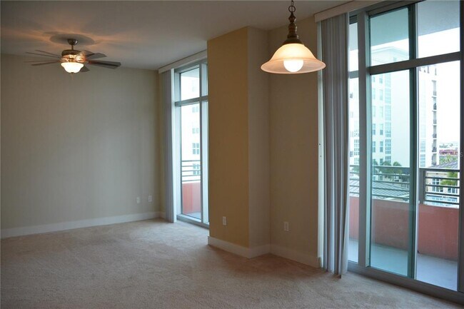 Foto del edificio - 1208 E Kennedy Blvd