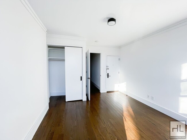 Foto del edificio - Carrol Gardens / Amazing Spacious 2-Bed 1-...