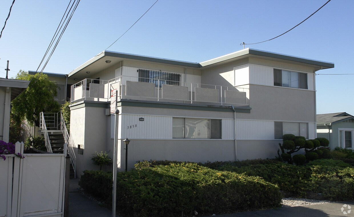 Primary Photo - 3858 Buell St