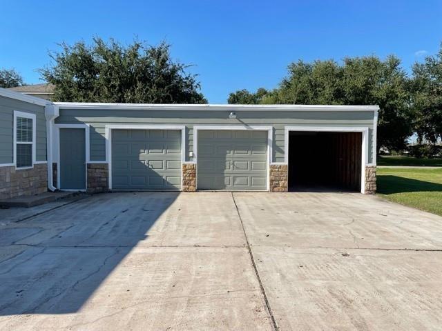 Foto del edificio - 5311 Bayway Dr