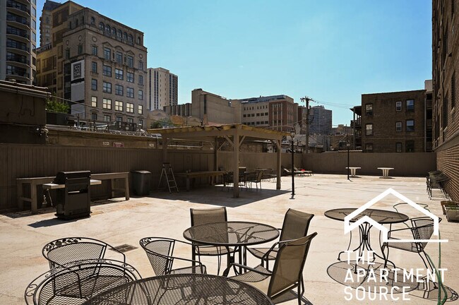 Foto del edificio - 607 W Wrightwood Ave