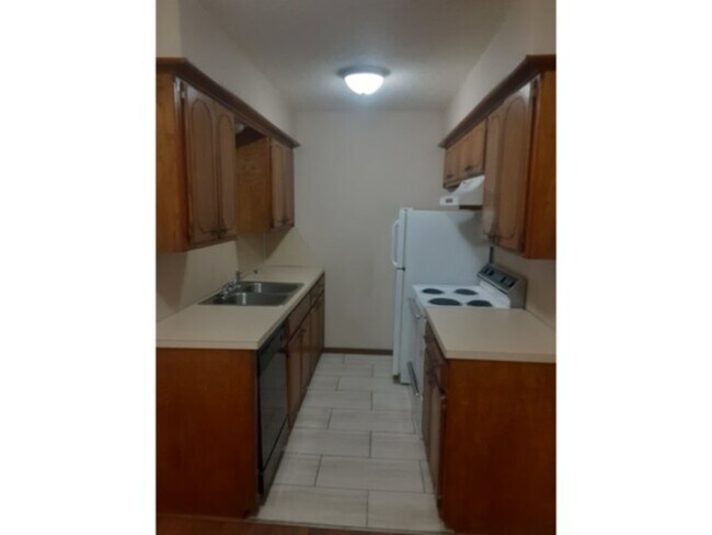 Foto del edificio - 6512 NW Oak Ave