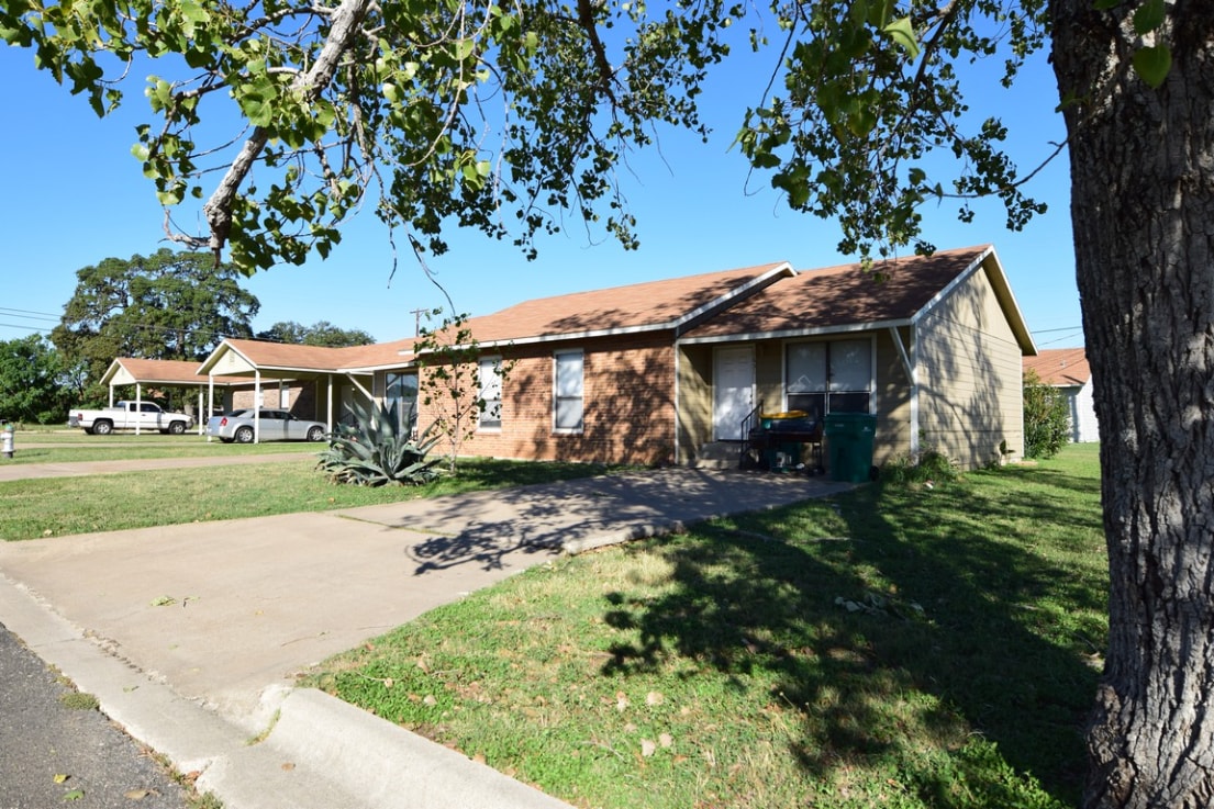 1633 Kelly Dr, Belton, TX 76513 House Rental in Belton, TX