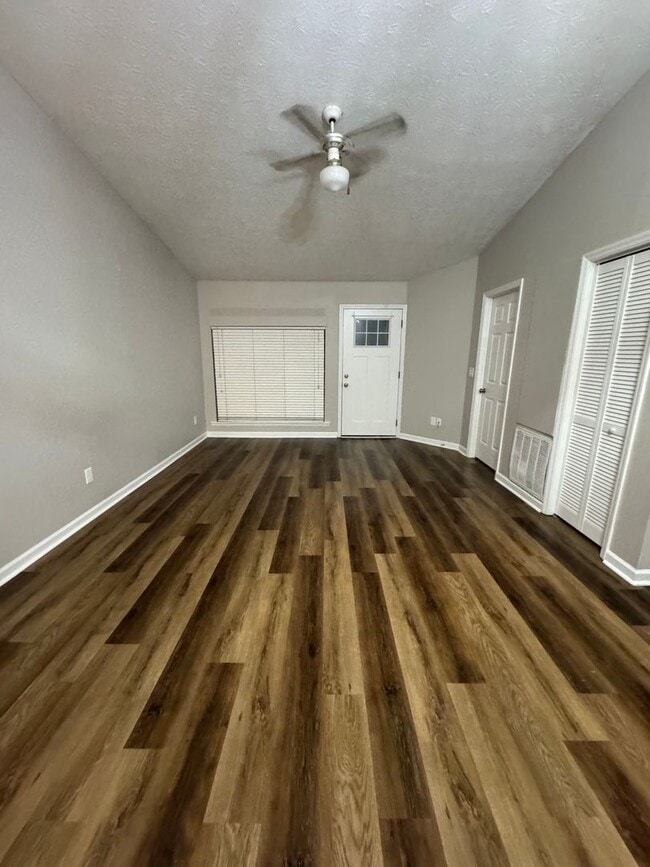 Photo - 1008 Preston St Apartment