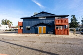 Building Photo - 2647 Alamo Dr