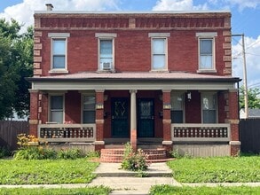 Building Photo - 472-474 E Gates St