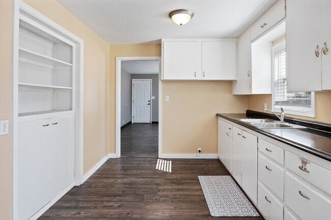 Foto del edificio - 523 W Ave G