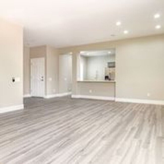 Building Photo - Welcome Home! Beautiful One Story Home in Aliante
