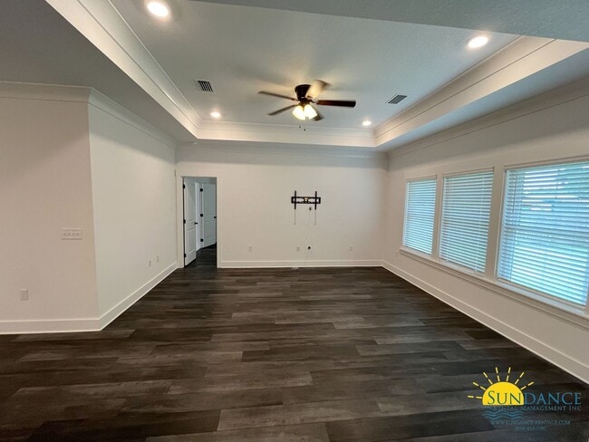 Building Photo - Stunning 4 bedroom Home in Niceville!