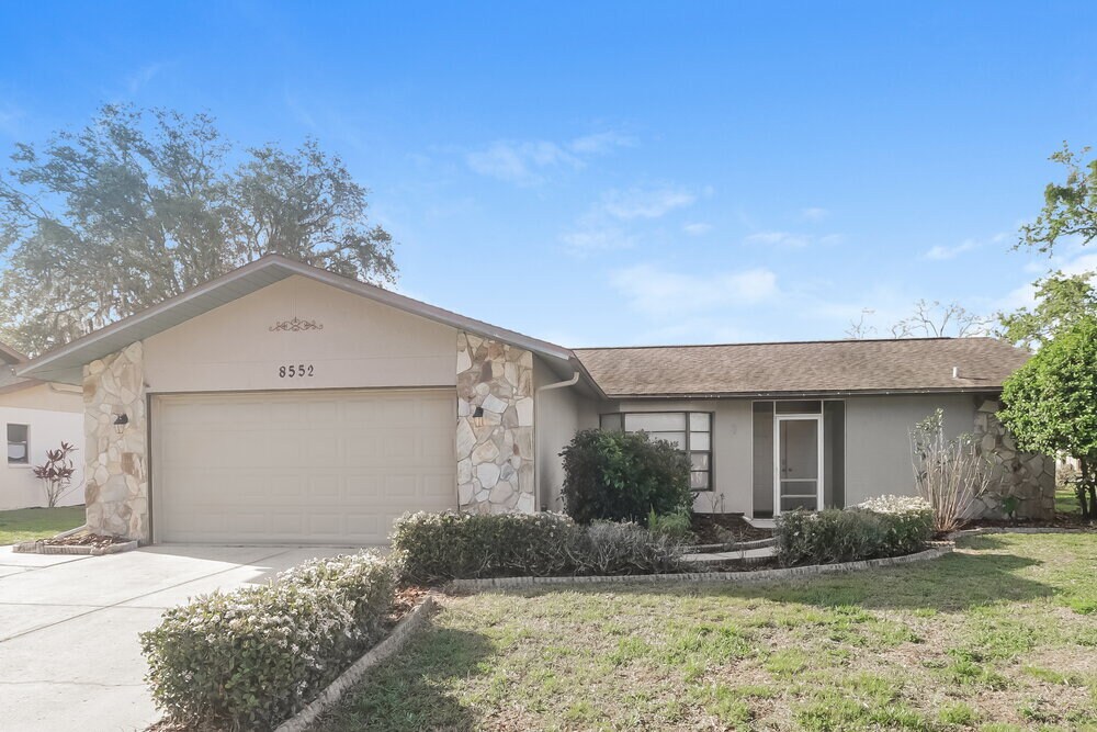 Foto principal - 8552 Bridgewater Dr