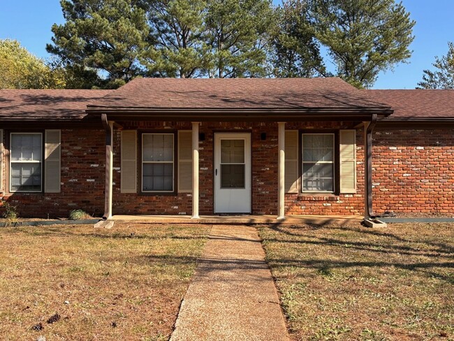 Building Photo - 4 bedroom 2 bath rental home