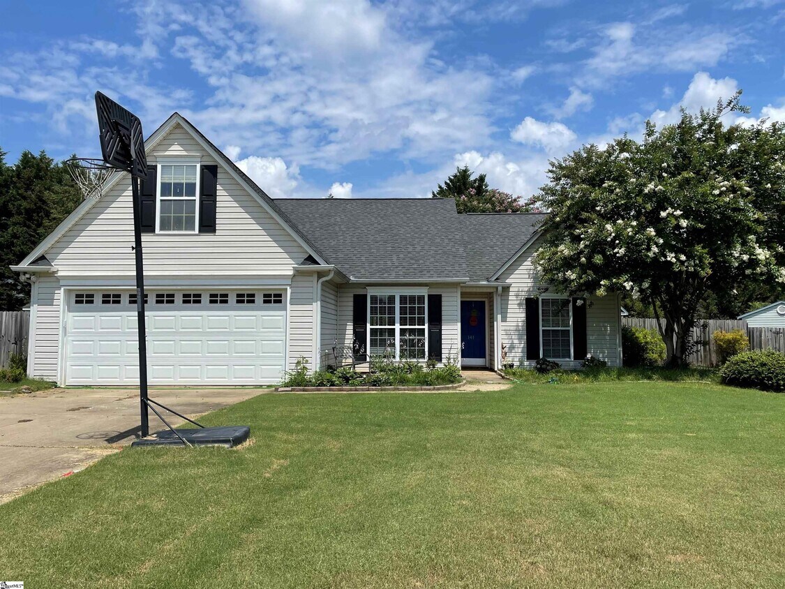 141 Longwood Ln, Easley, SC 29642 House Rental in Easley, SC