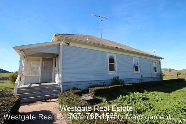 Building Photo - 3 br, 1 bath House - Country Cottage