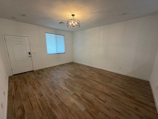 Foto del edificio - 17072 W Alice Ave