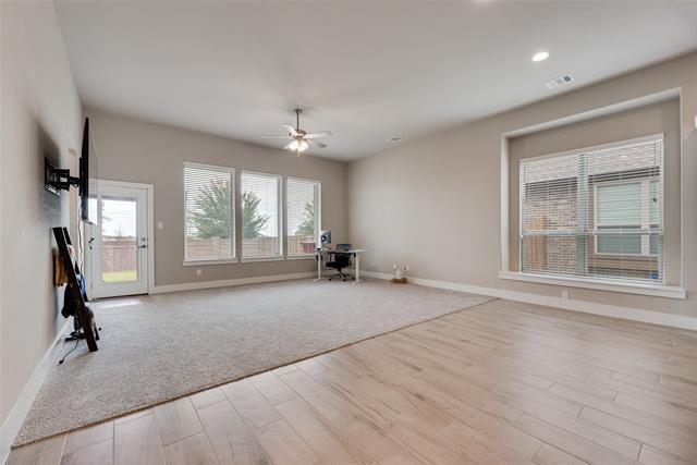 Building Photo - 5016 De Berry Ln