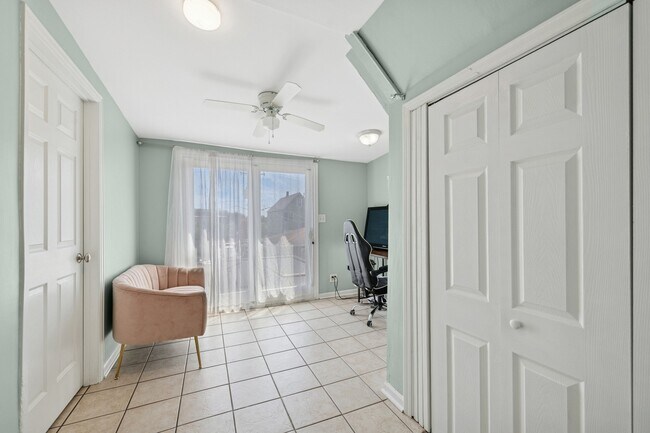 Foto del edificio - 2727 N Artesian Ave