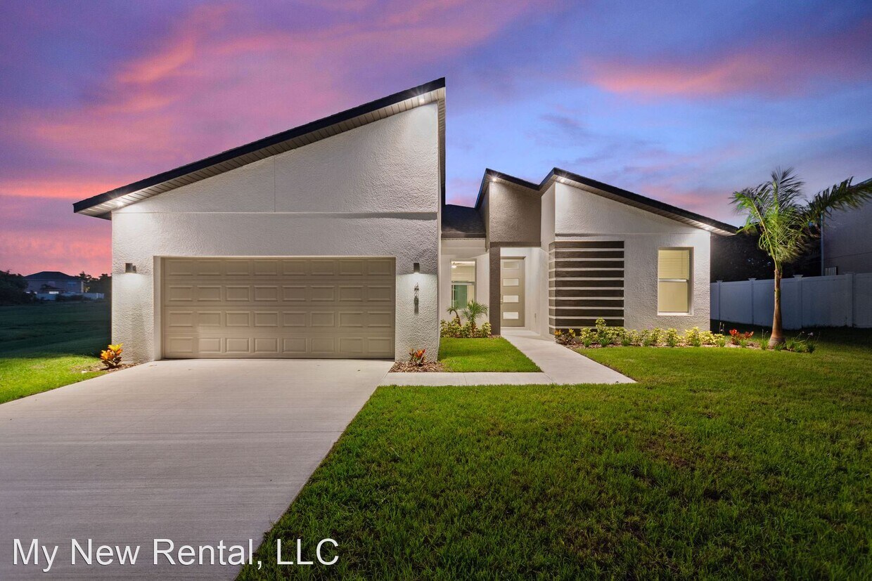 4 br, 2 bath House 463 Big Sioux Court House for Rent in Poinciana
