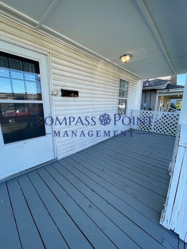 Building Photo - Newly Renovated Just For You! First Month's Rent Free!!