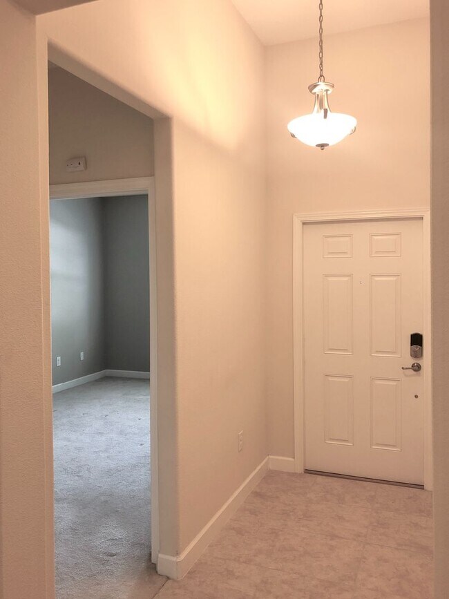 Foto del edificio - Beautiful 3/2 Spacious Home with a Covered...