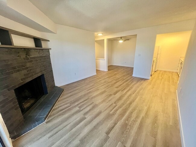 Foto del edificio - **$500 Move in Special**  Updated Spacious 1 bed/1 bath in Aurora