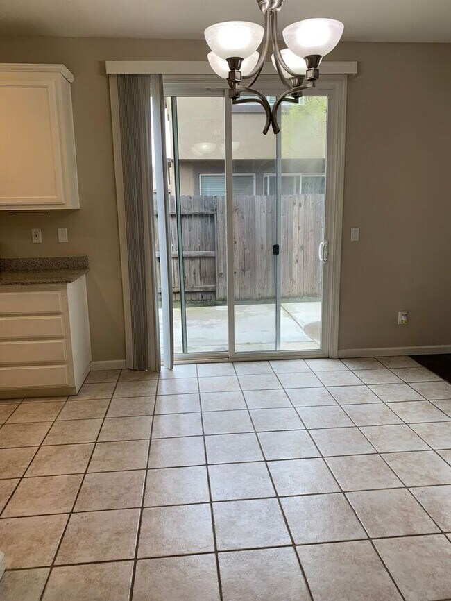 Foto del edificio - Nice Tulare home for Rent!