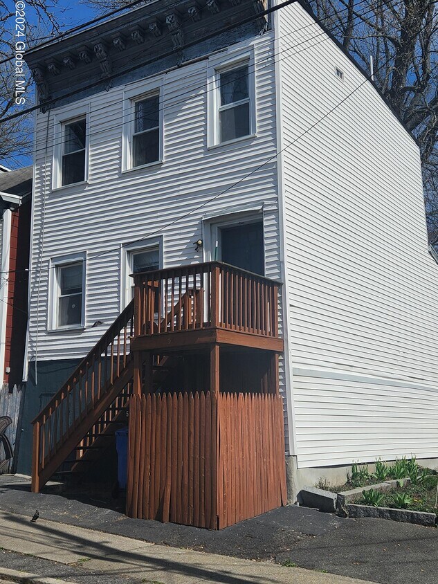 51 Emmet St, Albany, NY 12204 House Rental in Albany, NY